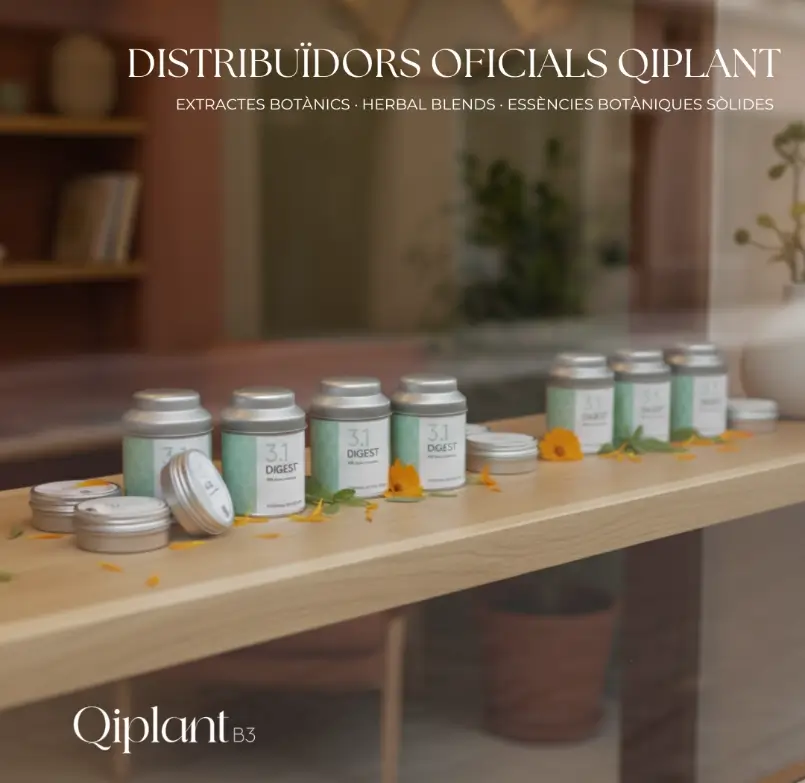 Distribuidores oficiales Qiplant B3: latas de Herbal Blends y esencias botánicas sobre una mesa de madera